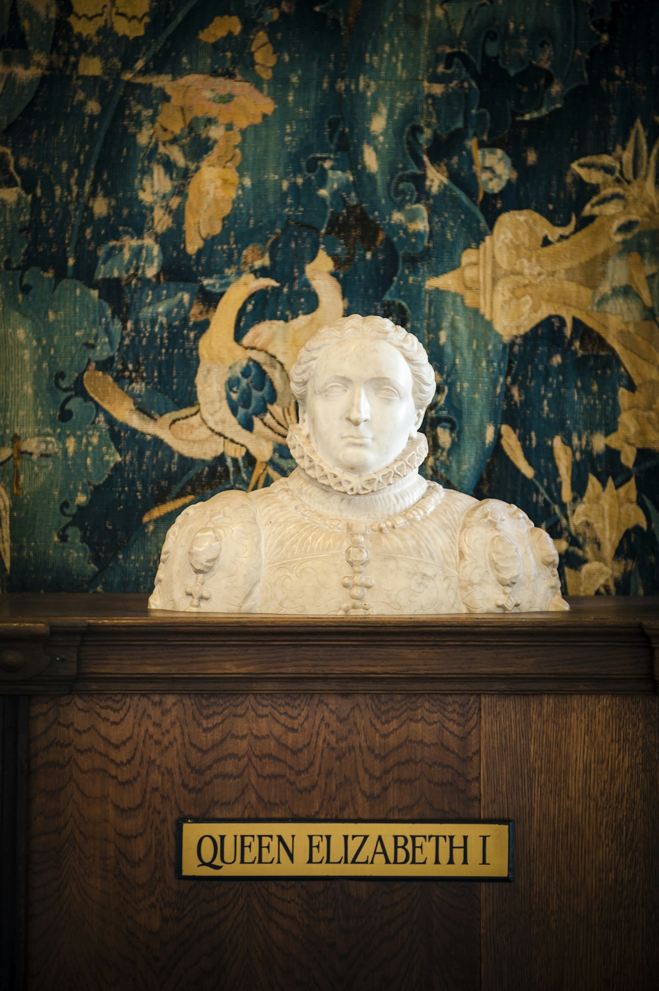 Statue of Queen Elizabeth I at Leeds Castle, Maidstone, Kent, England, United Kingdom, Europe